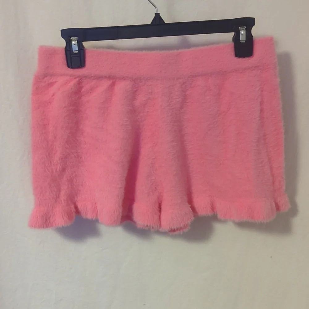 NWOT Asos Designs pink fuzzy shorts - Picture 2 of 9